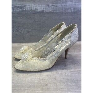 Stuart Weitzman 9 Ivory Lace Pearl Satin Pump Wedding Prom Heels Vintage